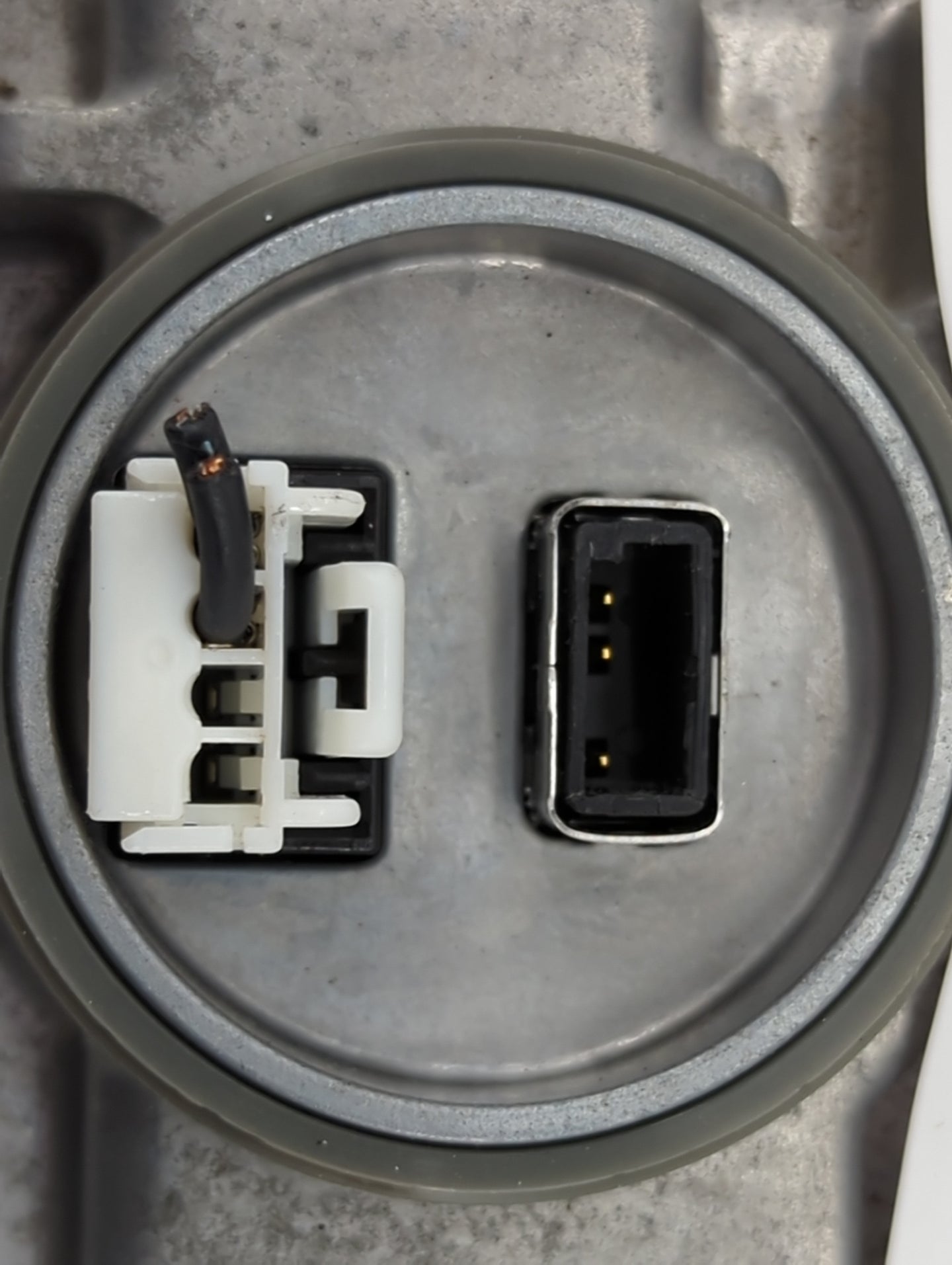 2013 Audi A6 Headlight Ballast Head Light 1463103 - Oemusedautoparts1.com