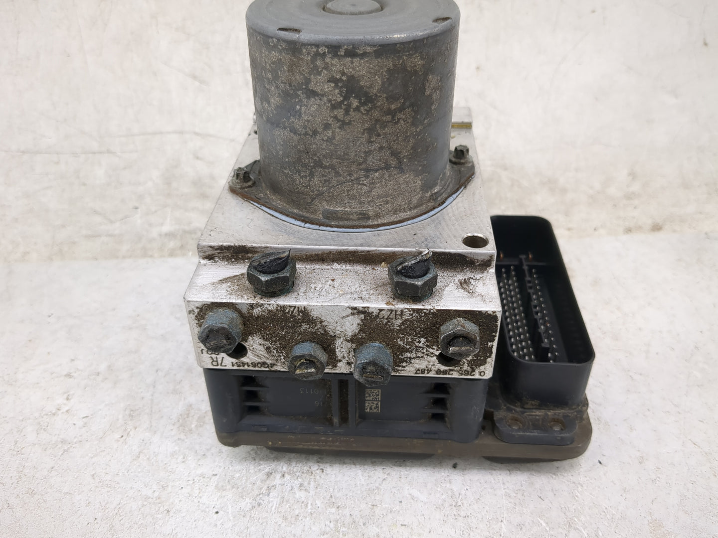 2012-2013 Audi A6 ABS Pump Control Module Replacement P/N:0265951451 0265260483, 0265960420 Fits Fits 2012 2013 2014 2015 OE