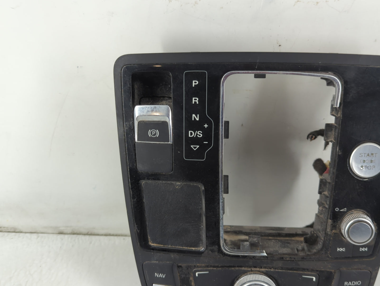 2012-2013 Audi A6 Radio Control Panel - Oemusedautoparts1.com