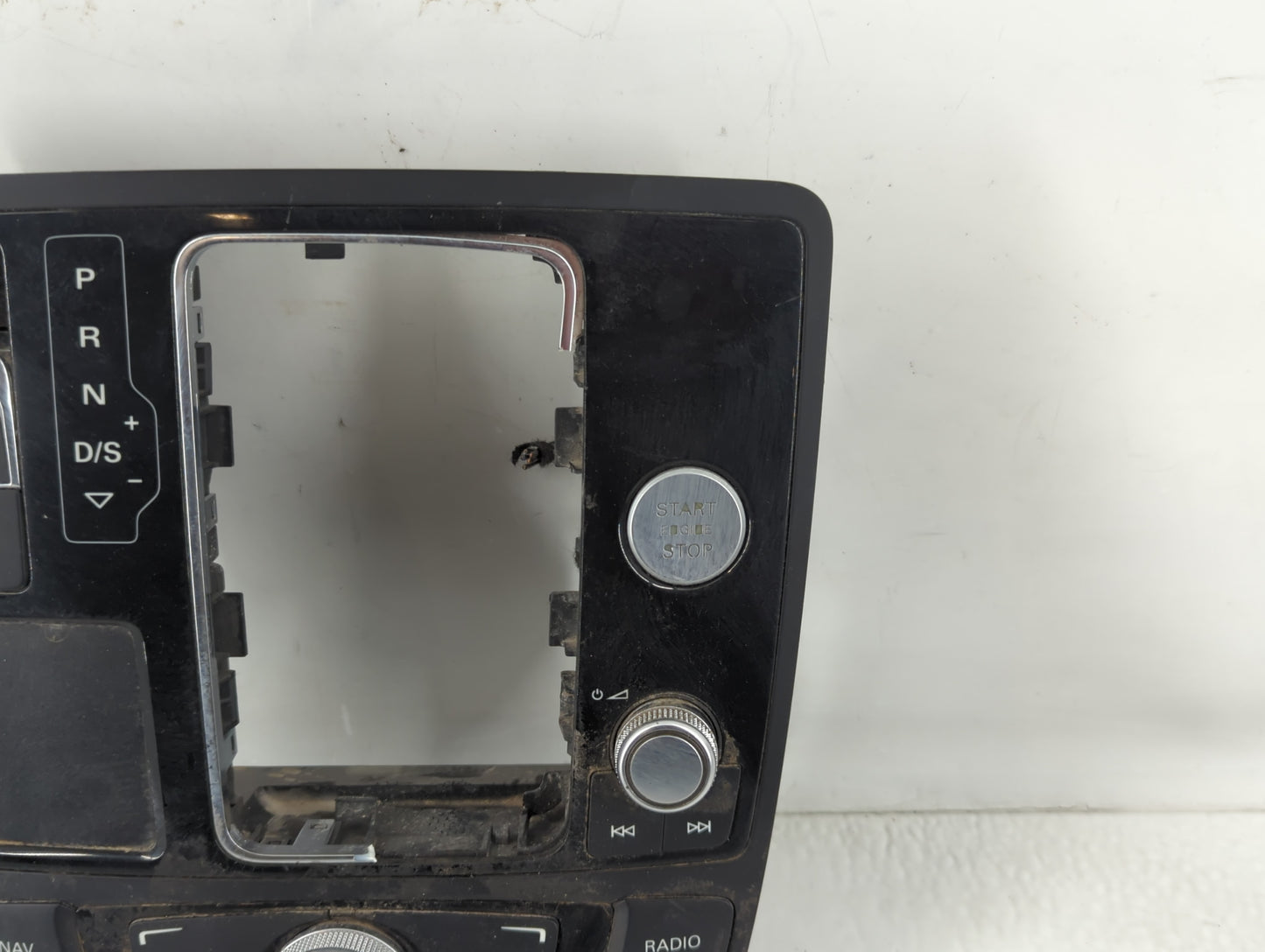 2012-2013 Audi A6 Radio Control Panel - Oemusedautoparts1.com