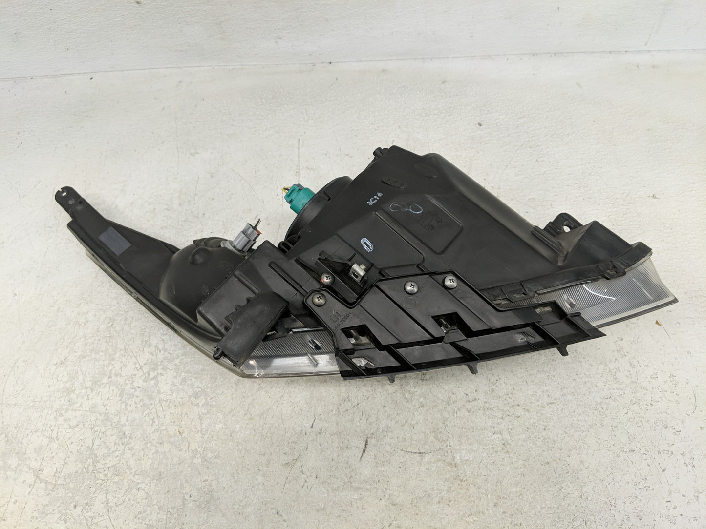 Audi A7 Passenger Right Oem Head Light Headlight Lamp - Oemusedautoparts1.com