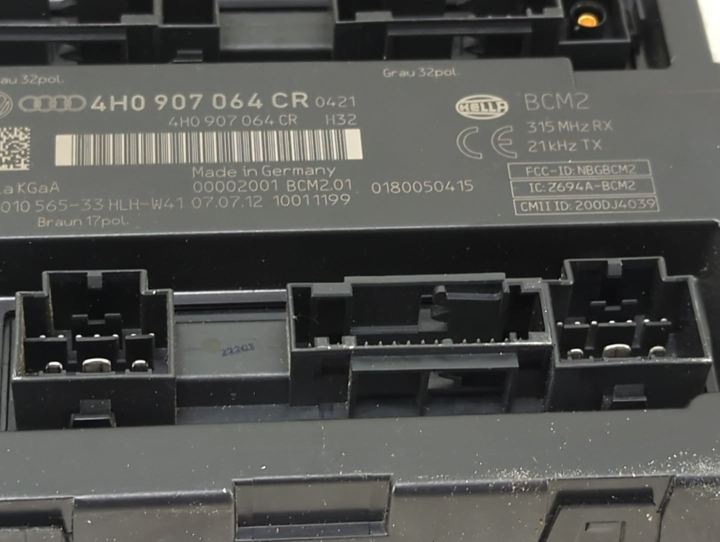2013 Audi A7 Body Control Module Bcm Inner Cabin Fuse Box - Oemusedautoparts1.com