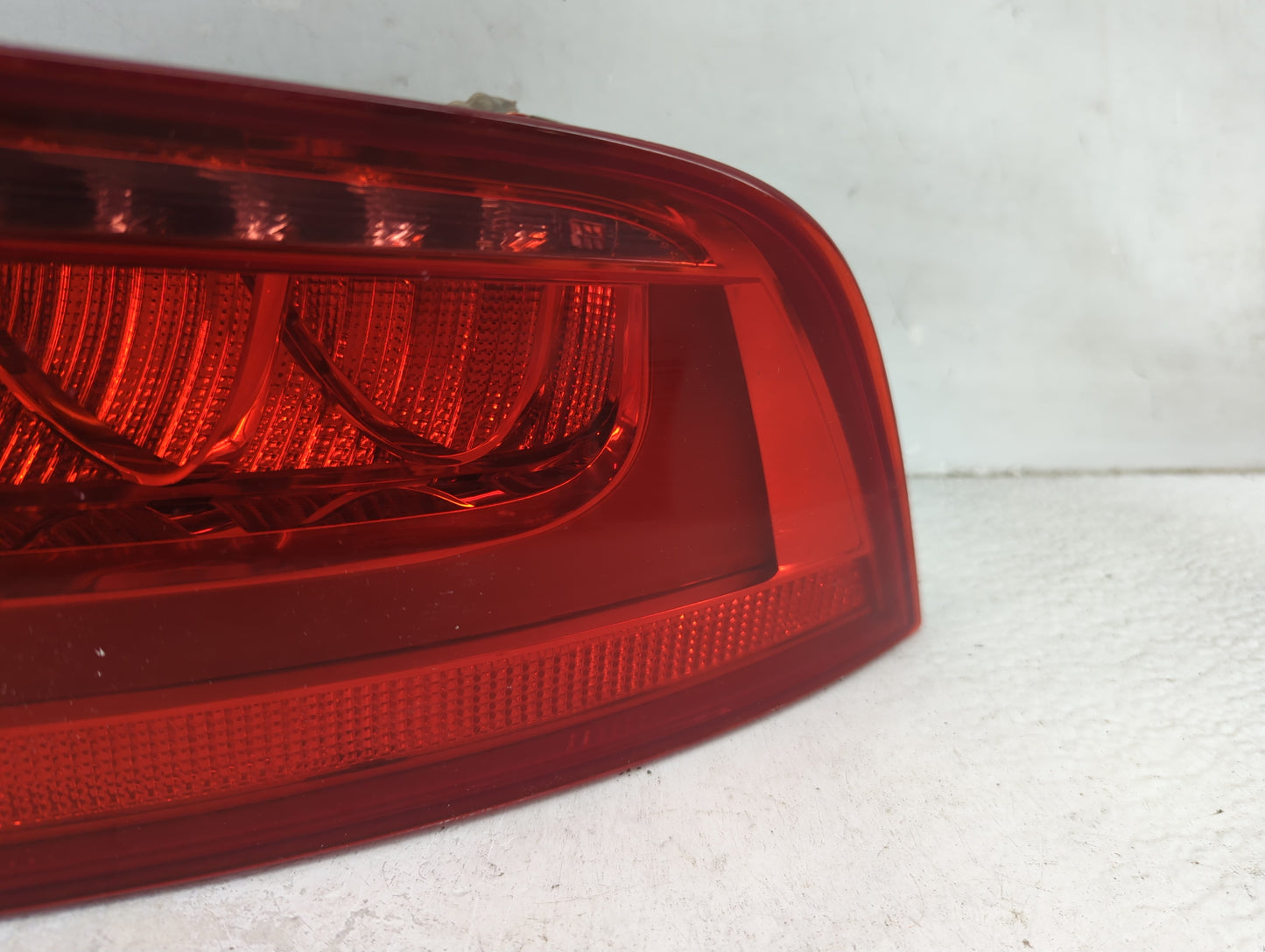 2013 Audi A7 Tail Light Assembly Passenger Right OEM P/N:4G8945096A 4G8.945.096A Fits OEM Used Auto Parts - Oemusedautoparts