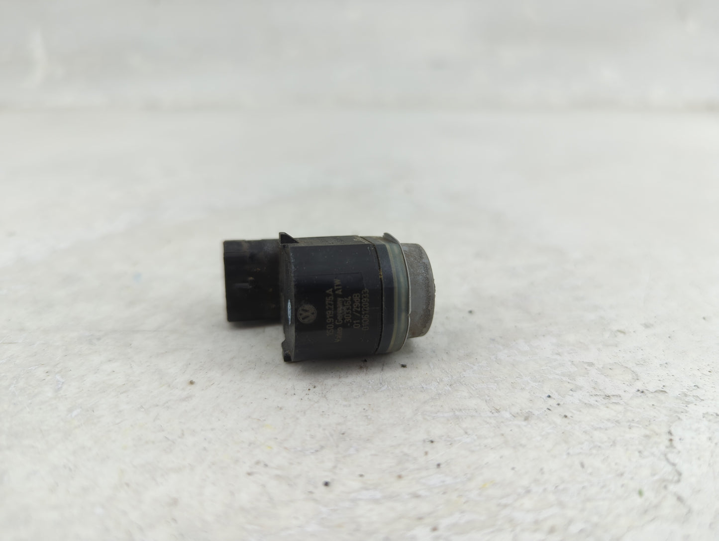 2013 Audi A8 Front Park Assist Sensor Black 1457201 - Oemusedautoparts1.com