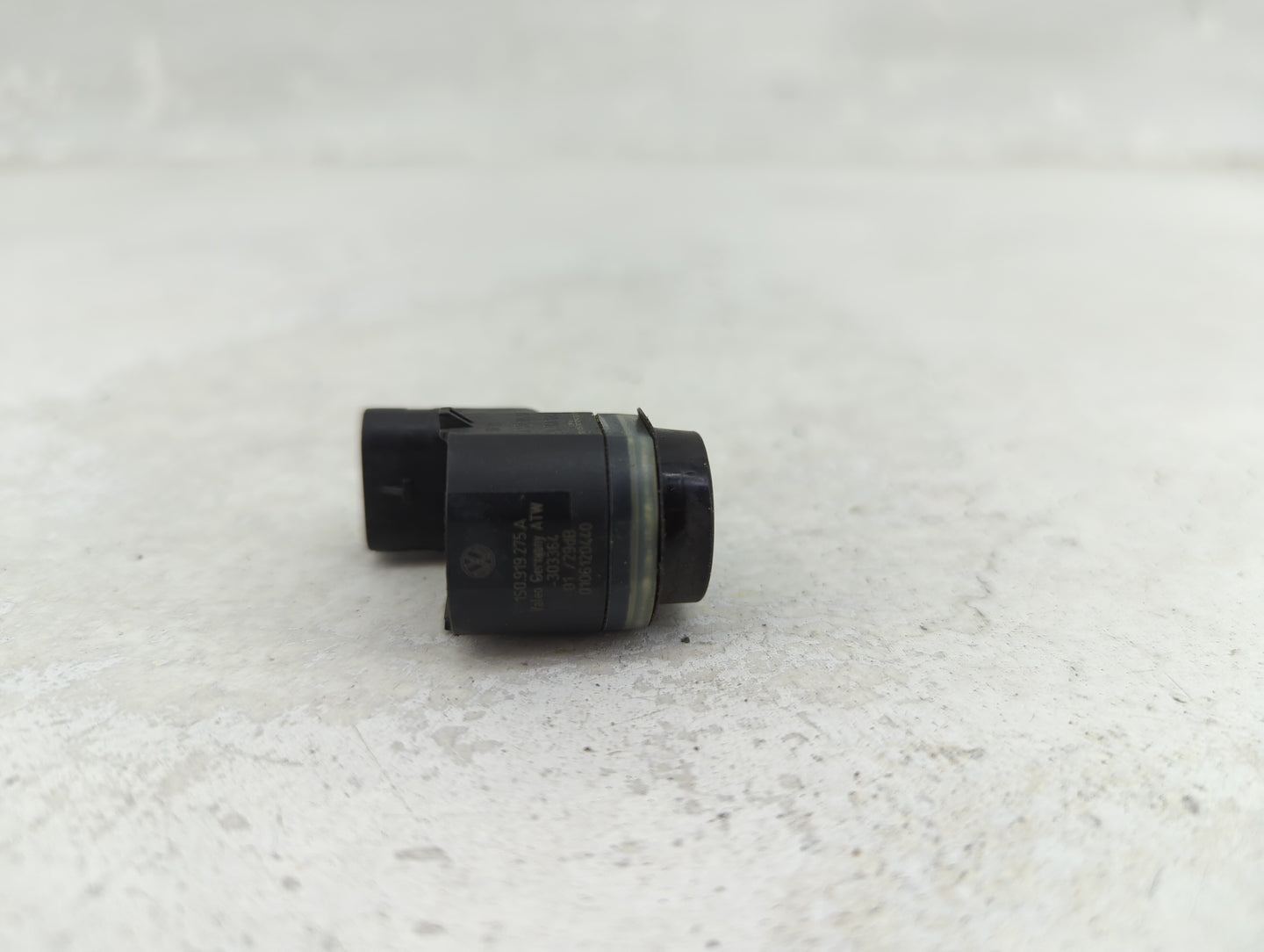 2013 Audi A8 Front Park Assist Sensor Black 1457203 - Oemusedautoparts1.com