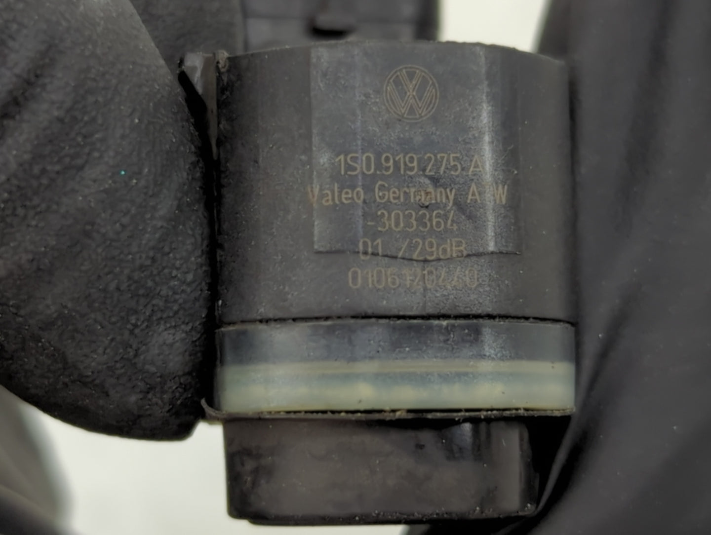 2013 Audi A8 Front Park Assist Sensor Black 1457203 - Oemusedautoparts1.com