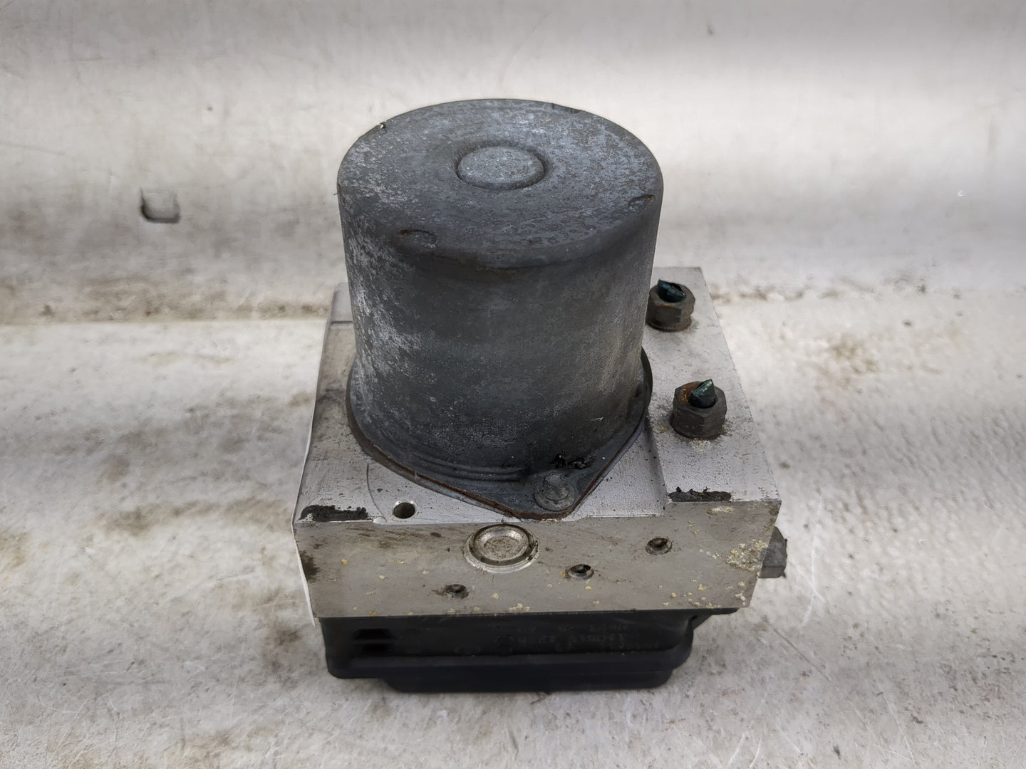 2013 Audi Allroad ABS Pump Control Module Replacement Fits OEM Used Auto Parts - Oemusedautoparts1.com