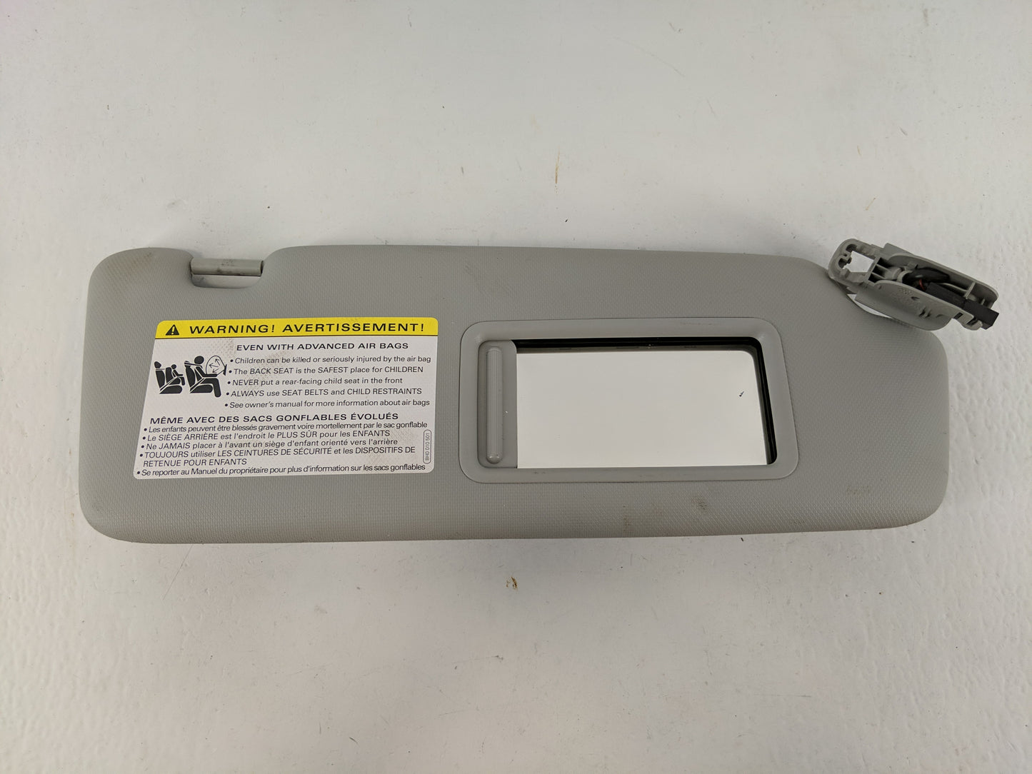 2013-2014 Audi Q5 Sun Visor Shade Replacement Passenger Right Mirror Fits Fits 2013 2014 2015 2016 OEM Used Auto Parts - Oem