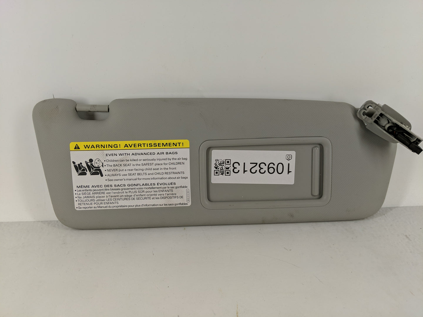 2013-2014 Audi Q5 Sun Visor Shade Replacement Passenger Right Mirror Fits Fits 2013 2014 2015 2016 OEM Used Auto Parts - Oem