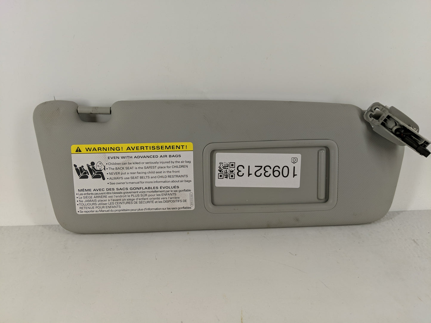 2013-2014 Audi Q5 Sun Visor Shade Replacement Passenger Right Mirror Fits Fits 2013 2014 2015 2016 OEM Used Auto Parts - Oem