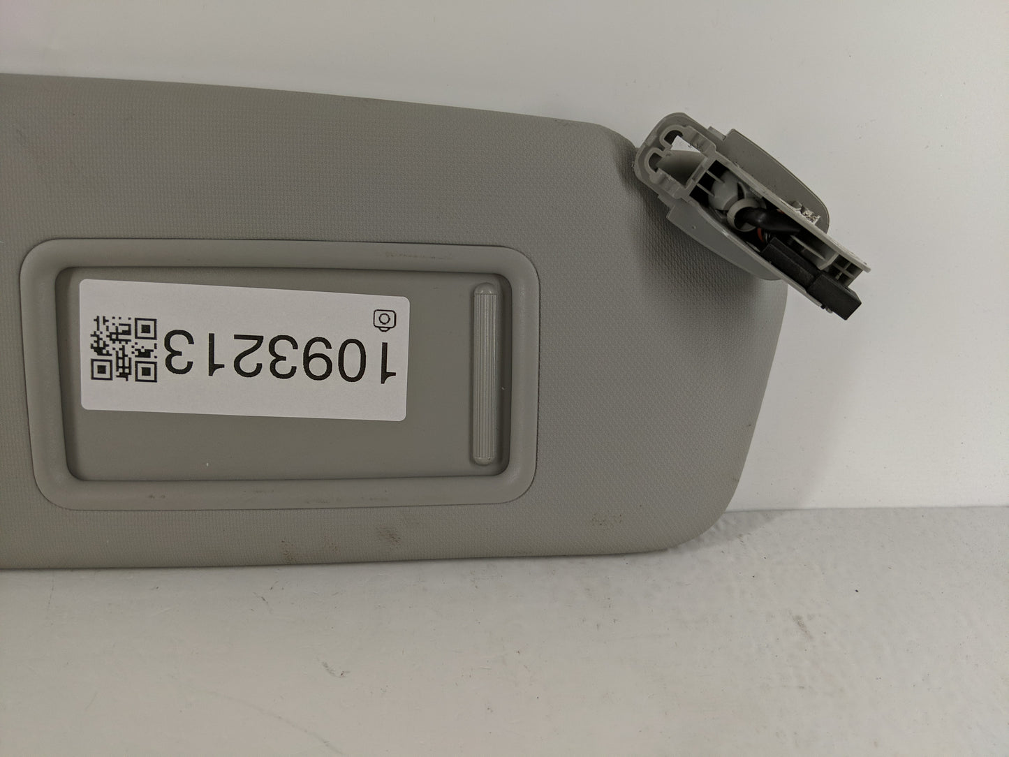 2013-2014 Audi Q5 Sun Visor Shade Replacement Passenger Right Mirror Fits Fits 2013 2014 2015 2016 OEM Used Auto Parts - Oem