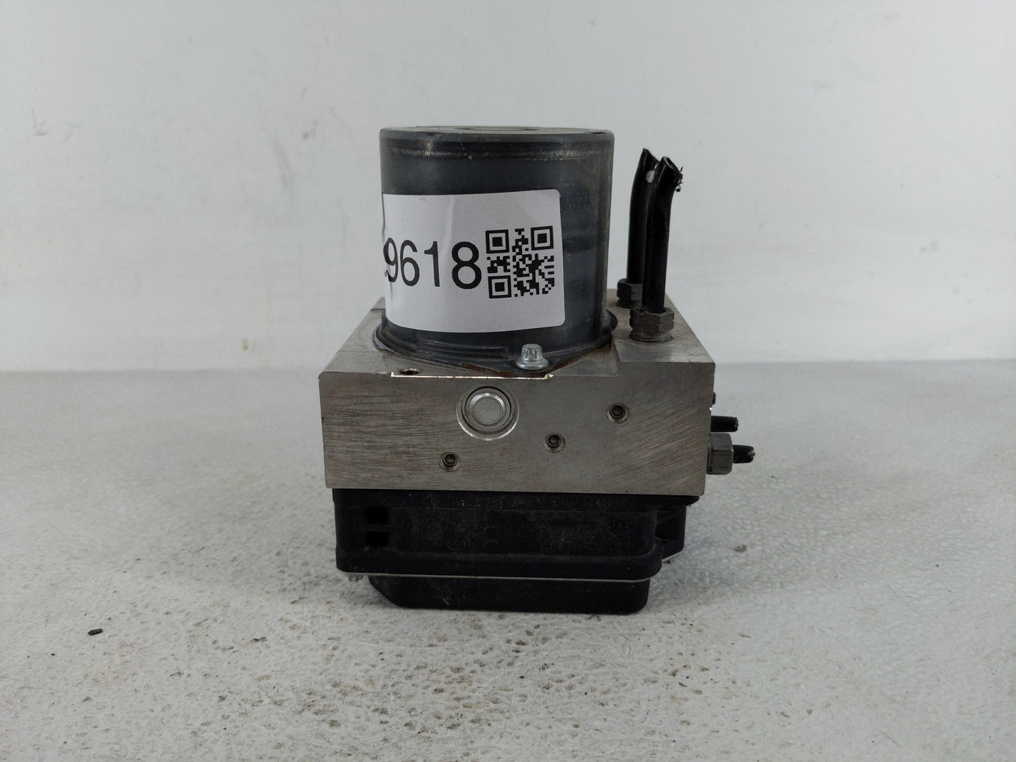 2013 Audi Q5 ABS Pump Control Module Replacement P/N:0 265 239 317 5 625 L8 090413 Fits OEM Used Auto Parts - Oemusedautopar