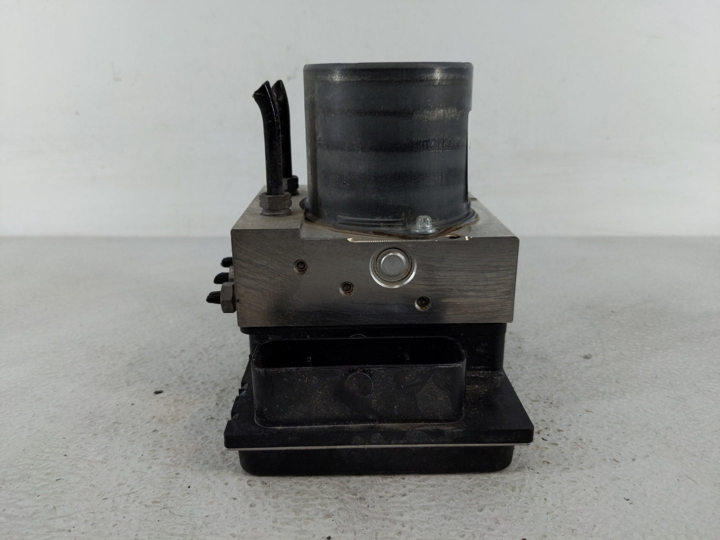 2013 Audi Q5 ABS Pump Control Module Replacement P/N:0 265 239 317 5 625 L8 090413 Fits OEM Used Auto Parts - Oemusedautopar