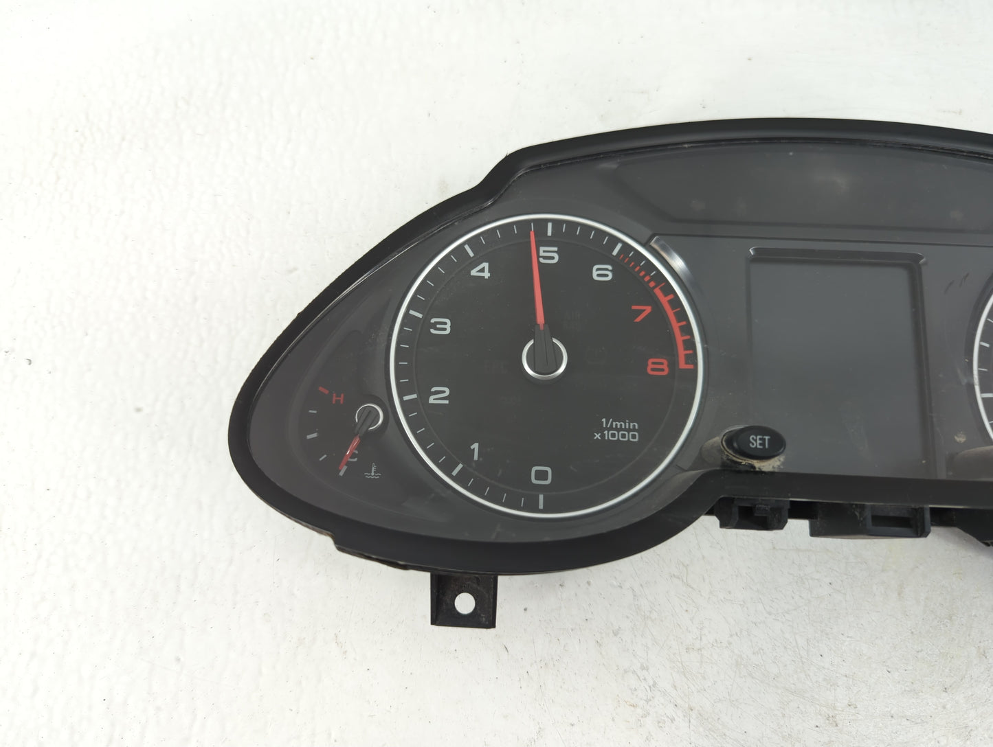 2013 Audi Q5 Instrument Cluster Speedometer Gauges P/N:8R0 920 950 G Fits OEM Used Auto Parts - Oemusedautoparts1.com