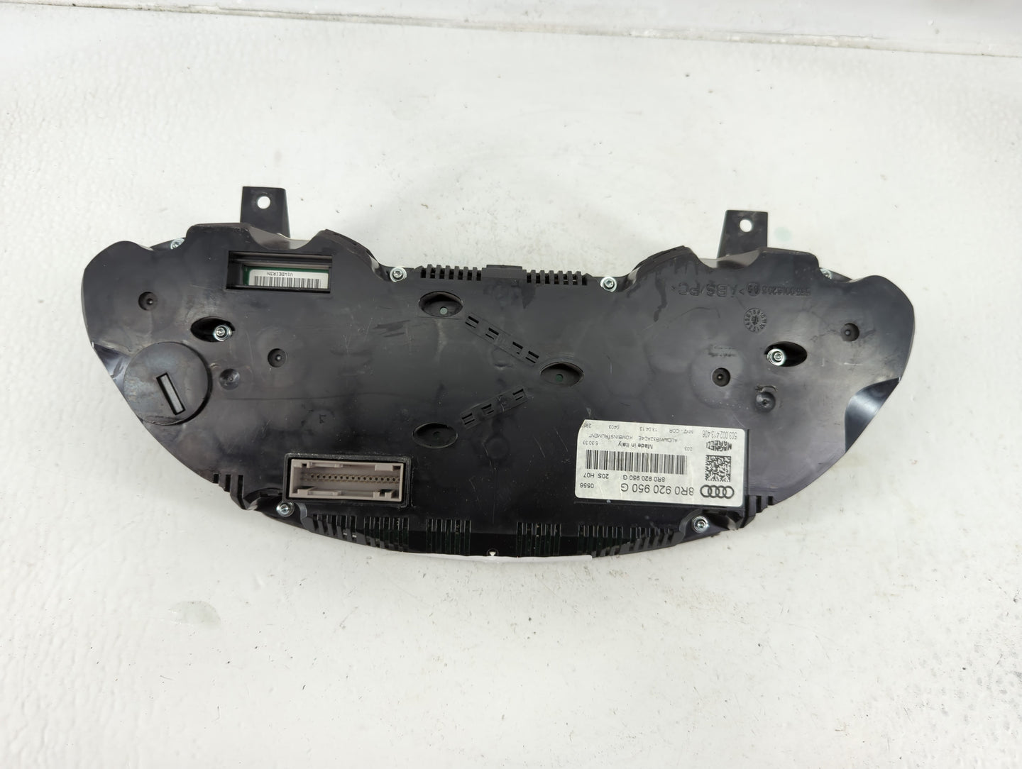 2013 Audi Q5 Instrument Cluster Speedometer Gauges P/N:8R0 920 950 G Fits OEM Used Auto Parts - Oemusedautoparts1.com