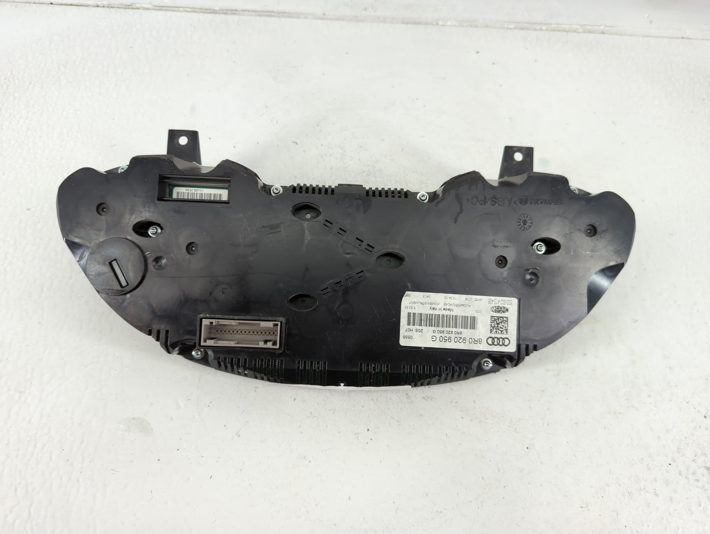 2013 Audi Q5 Instrument Cluster Speedometer Gauges P/N:8R0 920 950 G Fits OEM Used Auto Parts - Oemusedautoparts1.com