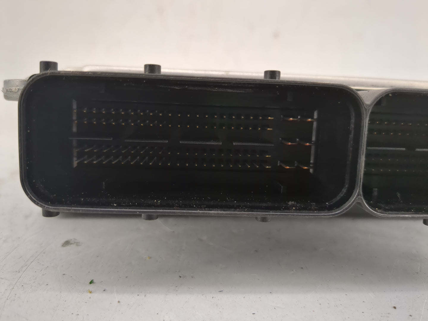 2013-2014 Audi Q5 PCM Engine Control Computer ECU ECM PCU OEM P/N:8R1 907 115 B Fits Fits 2013 2014 OEM Used Auto Parts - Oe
