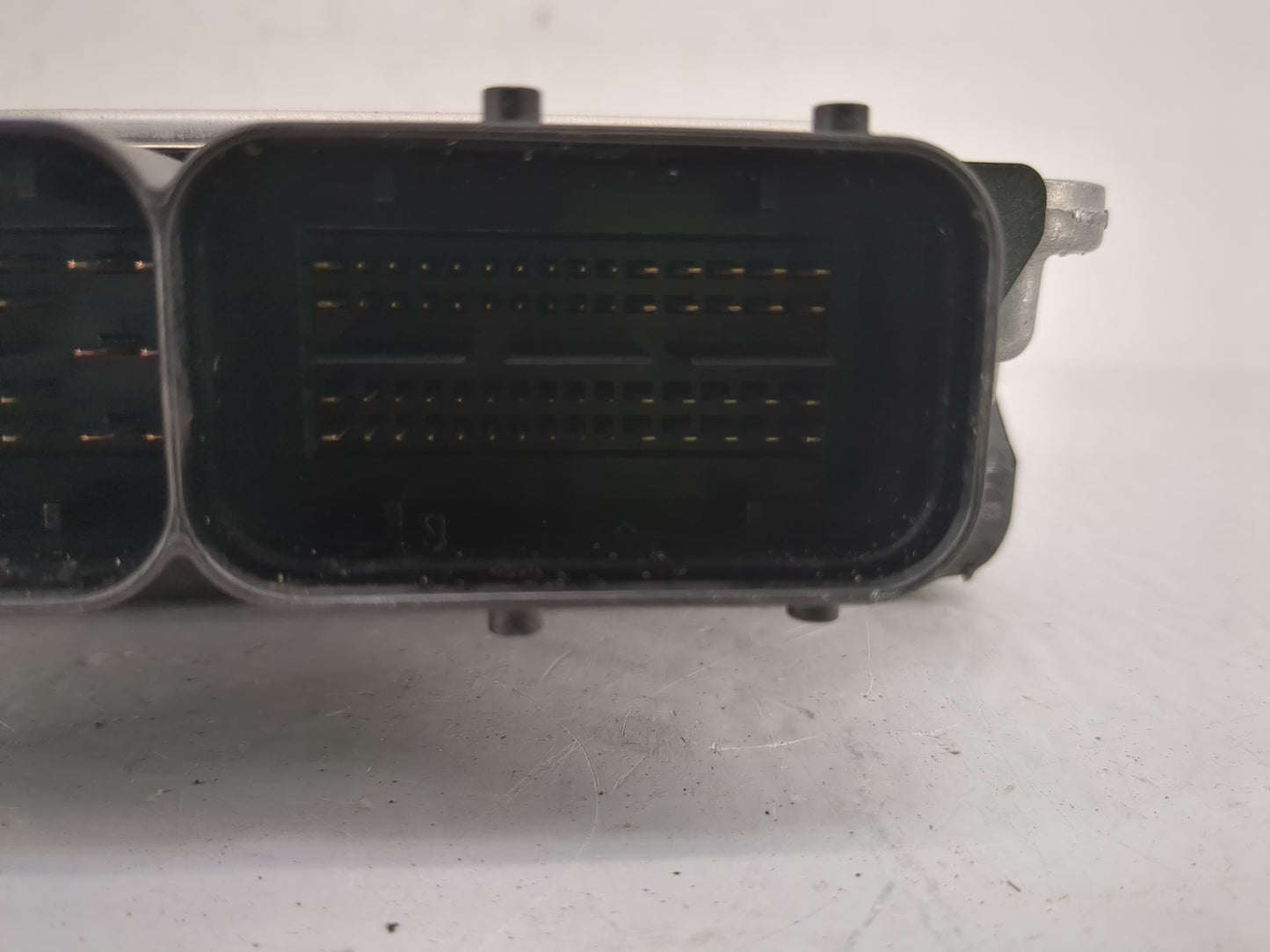 2013-2014 Audi Q5 PCM Engine Control Computer ECU ECM PCU OEM P/N:8R1 907 115 B Fits Fits 2013 2014 OEM Used Auto Parts - Oe