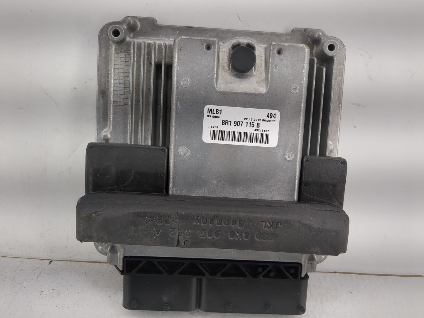 2013-2014 Audi Q5 PCM Engine Control Computer ECU ECM PCU OEM P/N:8R1 907 115 B Fits Fits 2013 2014 OEM Used Auto Parts - Oe