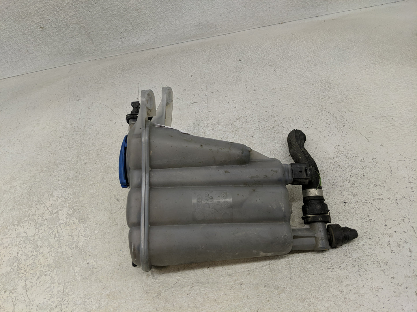 2013-2017 Audi Q5 Radiator Coolant Overflow Expansion Tank Bottle 1313067 - Oemusedautoparts1.com