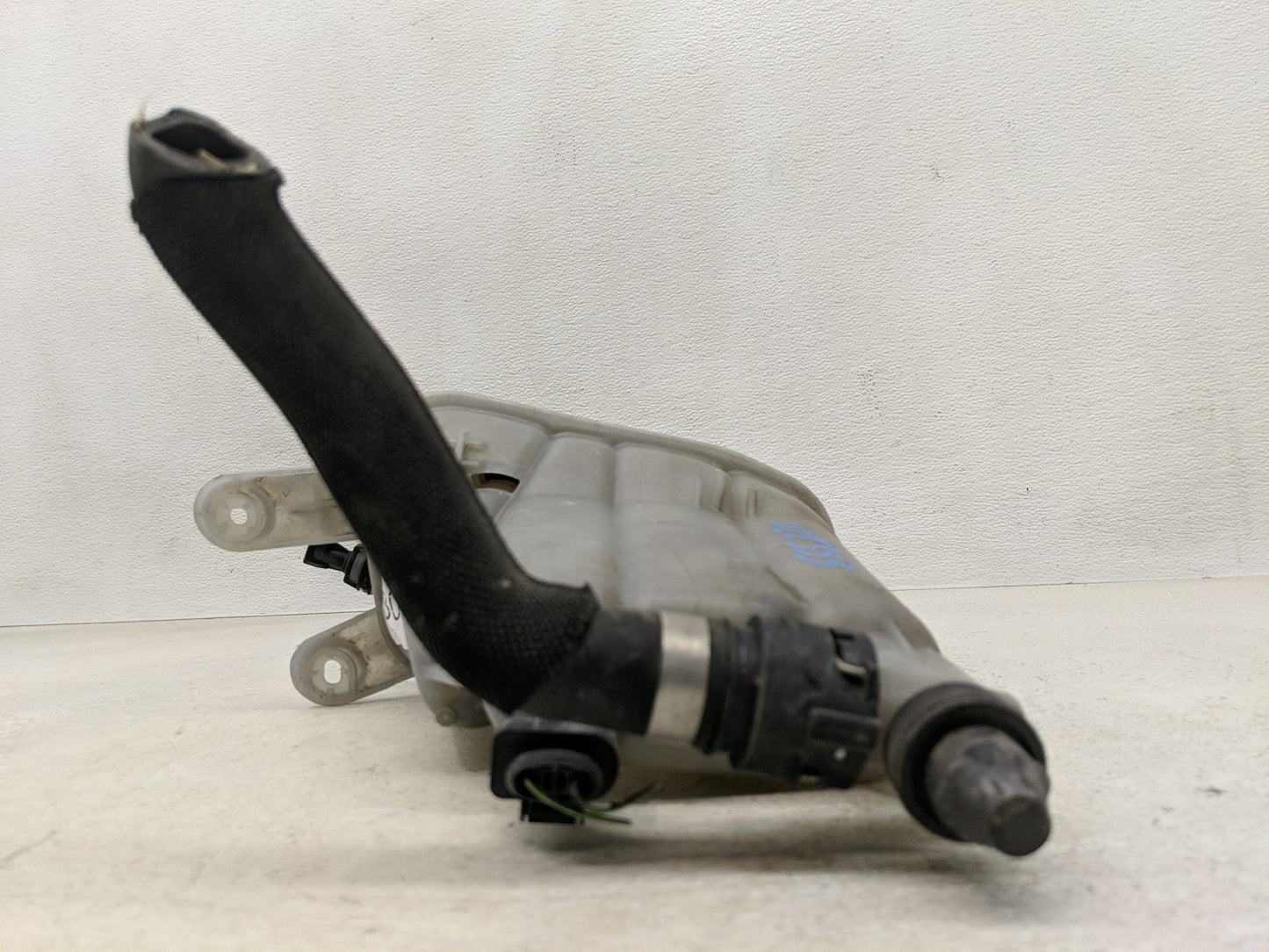 2013-2017 Audi Q5 Radiator Coolant Overflow Expansion Tank Bottle 1313067 - Oemusedautoparts1.com
