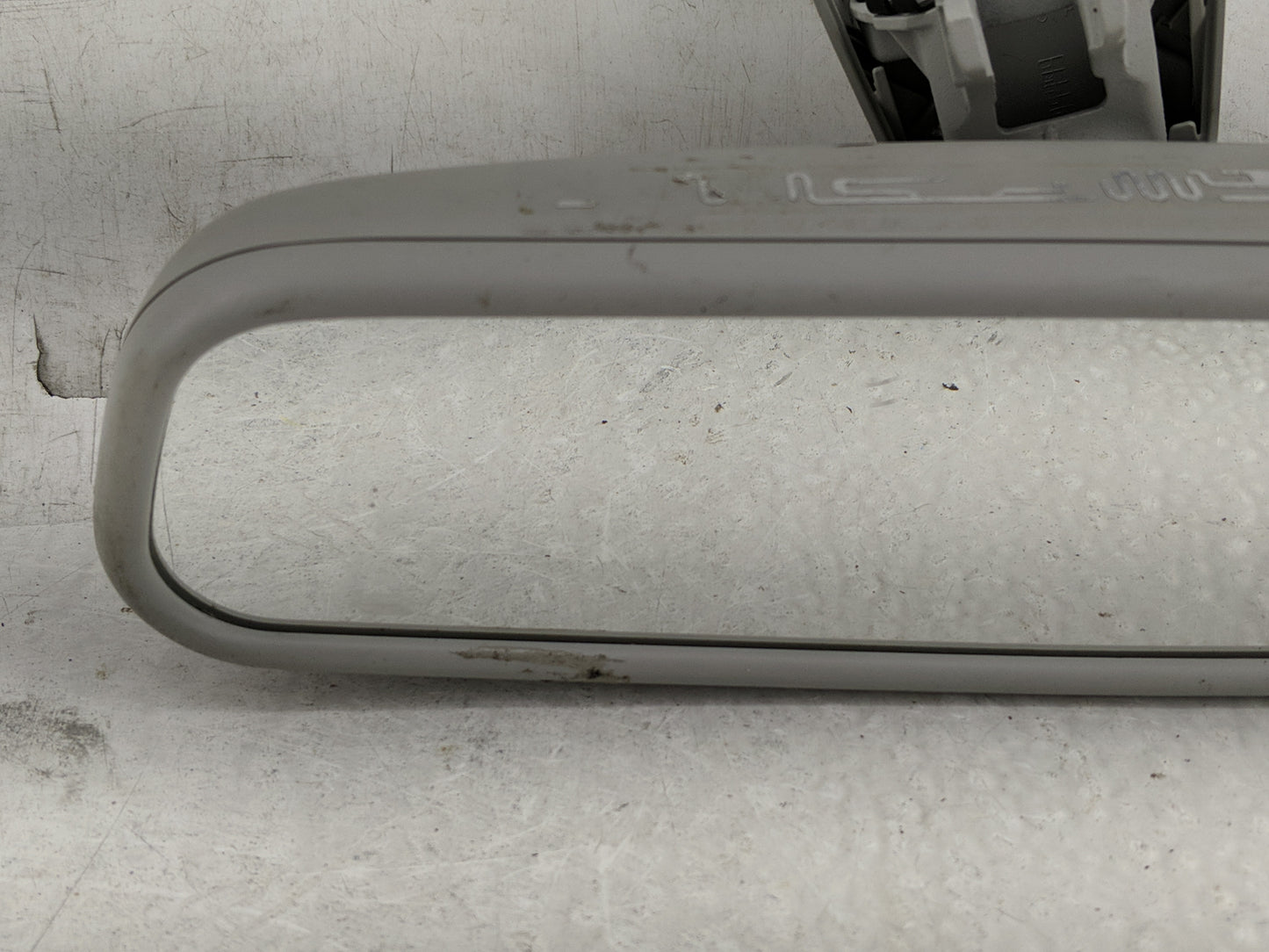 2013 Audi Q5 Interior Rear View Mirror Replacement OEM P/N:E1021217 Fits OEM Used Auto Parts - Oemusedautoparts1.com