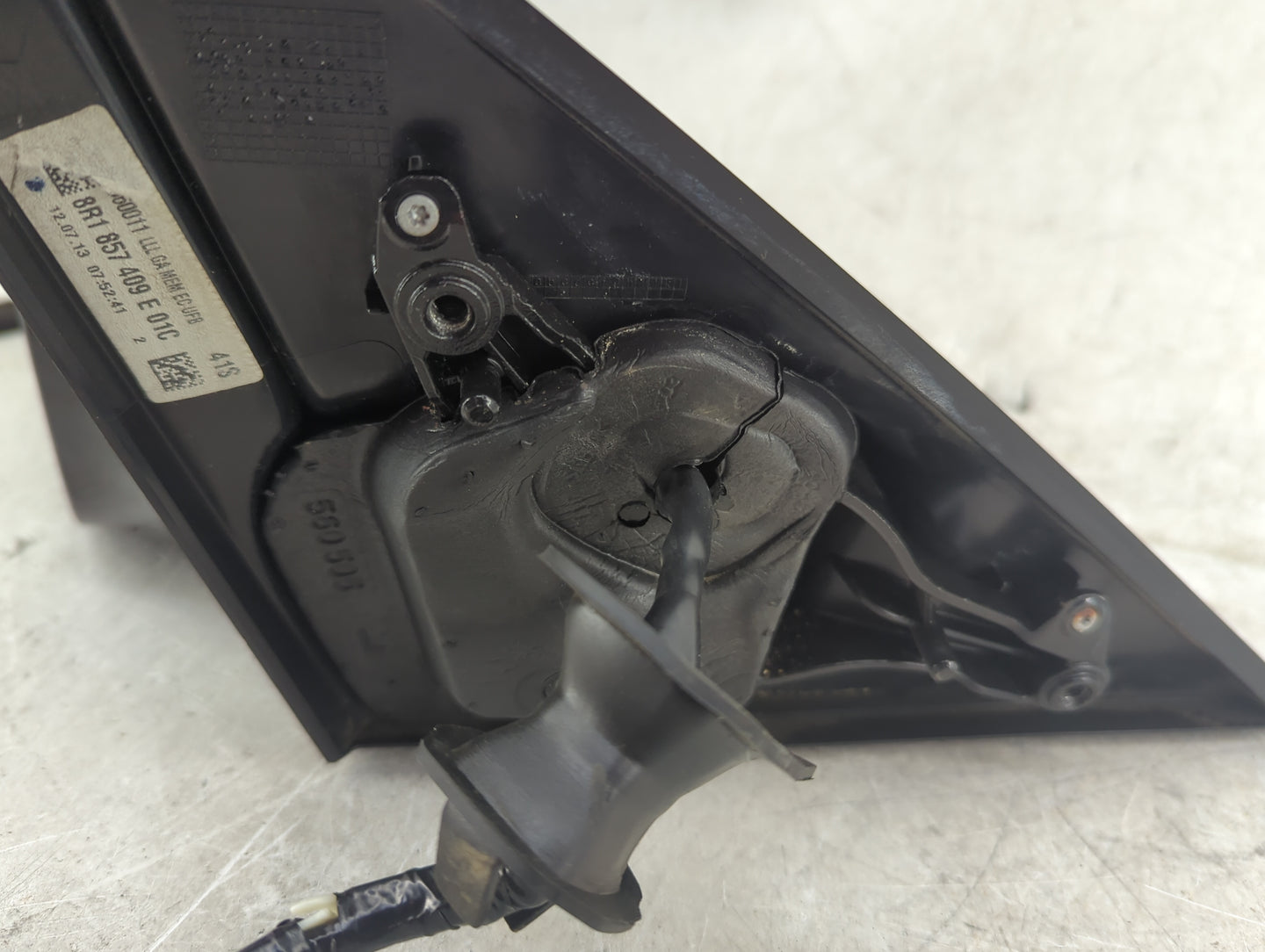 2009-2014 Audi Q5 Driver Side View Mirror - Left Door Mirror OEM Used - Oemusedautoparts1.com