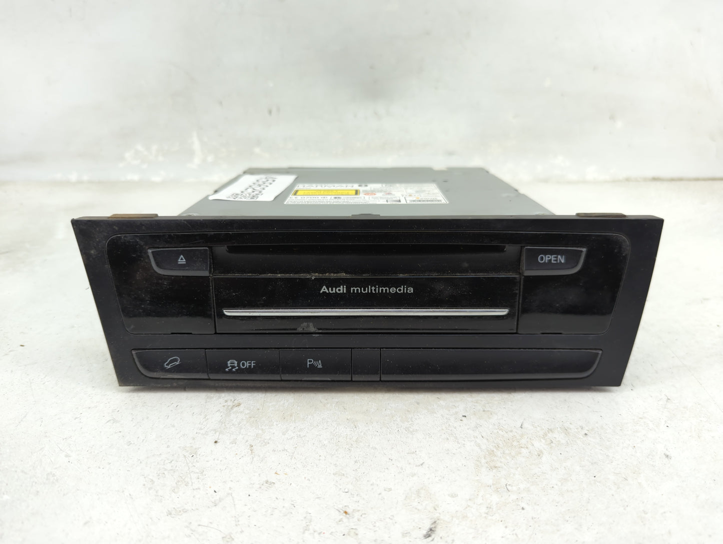 2011-2017 Audi Q5 Radio AM FM Cd Player Receiver Replacement P/N:005WWDA03030 AD10-169005 Fits OEM Used Auto Parts - Oemused