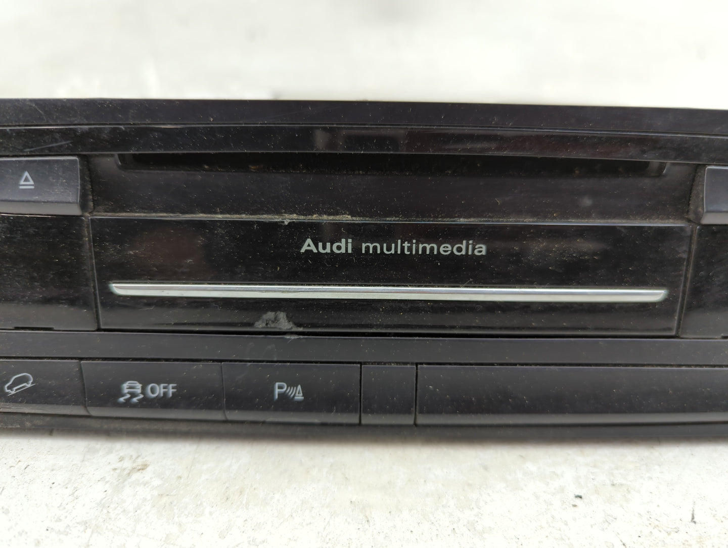 2011-2017 Audi Q5 Radio AM FM Cd Player Receiver Replacement P/N:005WWDA03030 AD10-169005 Fits OEM Used Auto Parts - Oemused