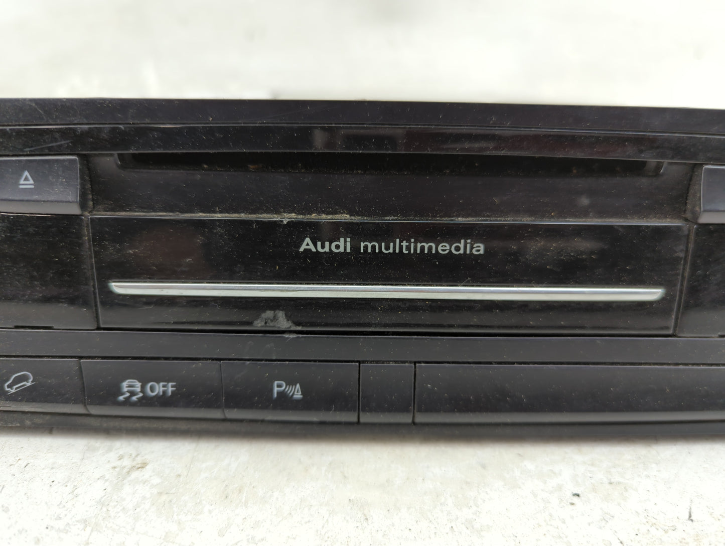 2011-2017 Audi Q5 Radio AM FM Cd Player Receiver Replacement P/N:005WWDA03030 AD10-169005 Fits OEM Used Auto Parts - Oemused