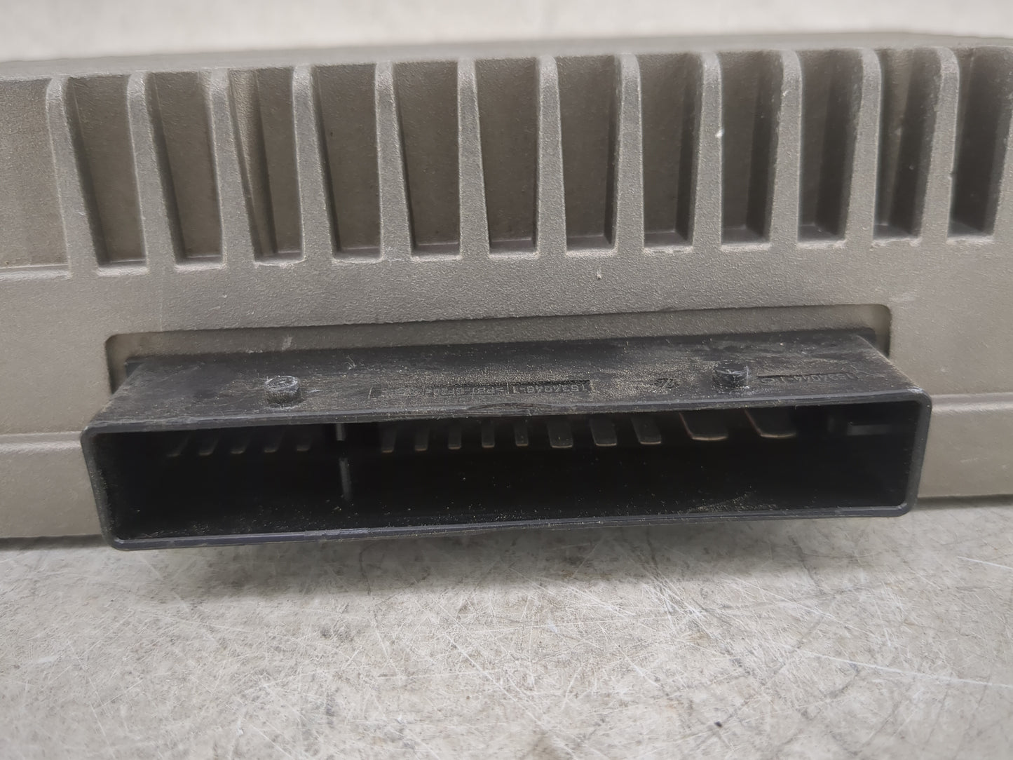 2013-2017 Audi Q5 Radio Speaker Amplifier 8r0035223h|8r0035223f 1456131 - Oemusedautoparts1.com