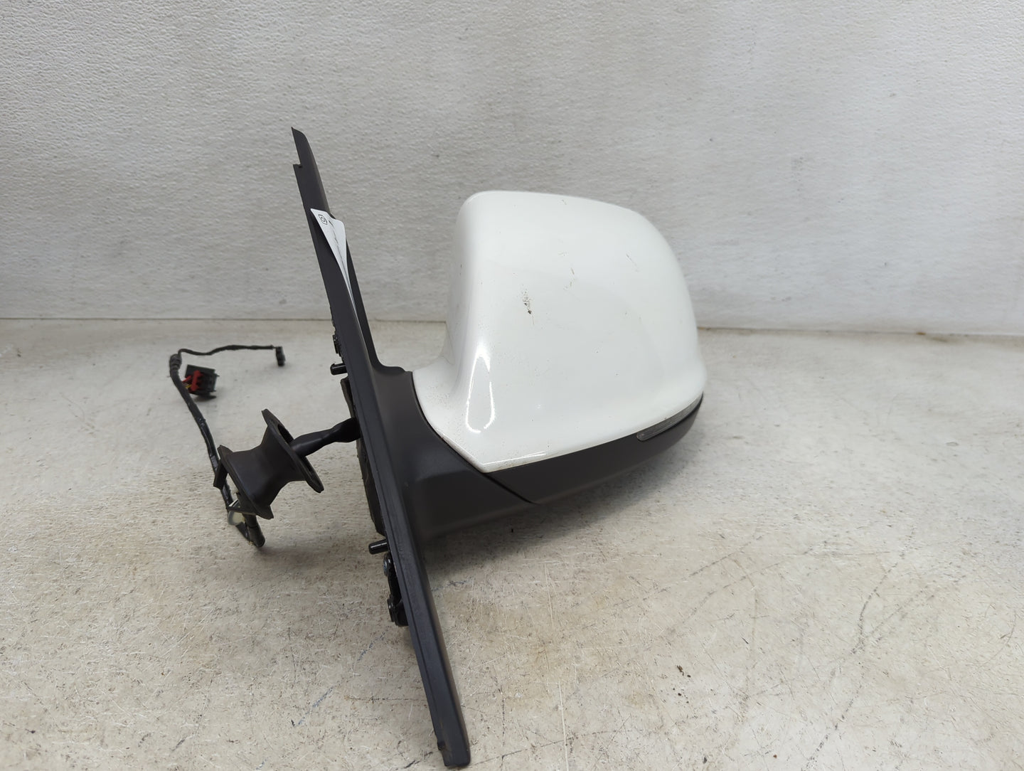 2009-2014 Audi Q5 Driver Side View Mirror - Left Door Mirror OEM Used - Oemusedautoparts1.com
