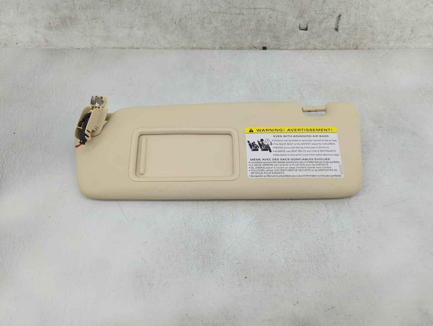 2013-2014 Audi Q5 Sun Visor Shade Replacement Driver Left Mirror Fits Fits 2013 2014 2015 2016 OEM Used Auto Parts - Oemused