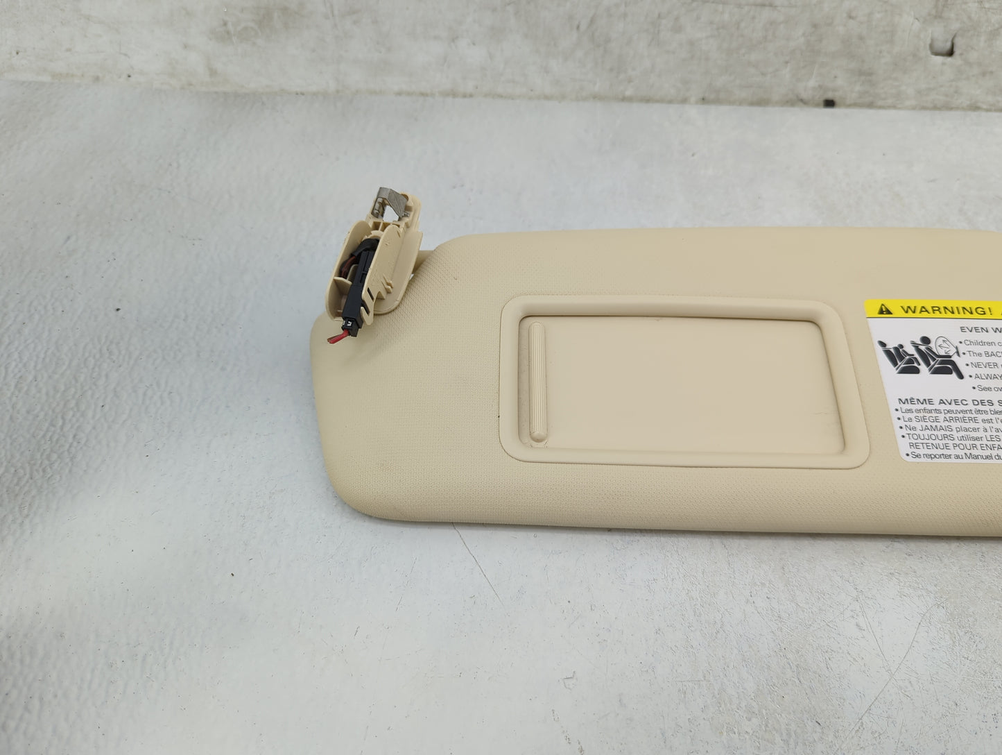 2013-2014 Audi Q5 Sun Visor Shade Replacement Driver Left Mirror Fits Fits 2013 2014 2015 2016 OEM Used Auto Parts - Oemused