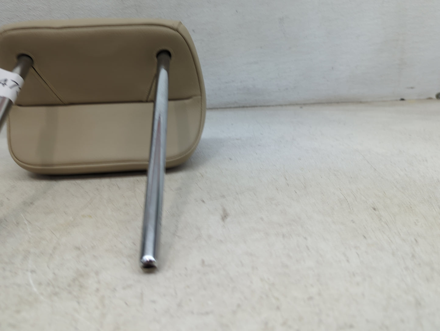 2013 Audi Q5 Headrest Head Rest Rear Center Seat Fits OEM Used Auto Parts - Oemusedautoparts1.com