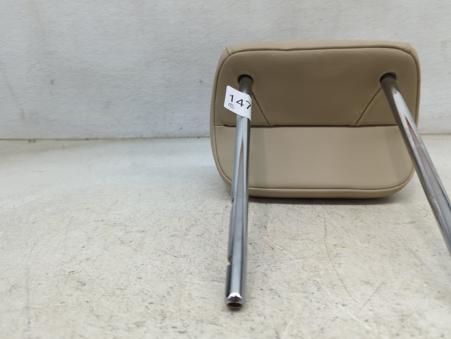 2013 Audi Q5 Headrest Head Rest Rear Center Seat Fits OEM Used Auto Parts - Oemusedautoparts1.com