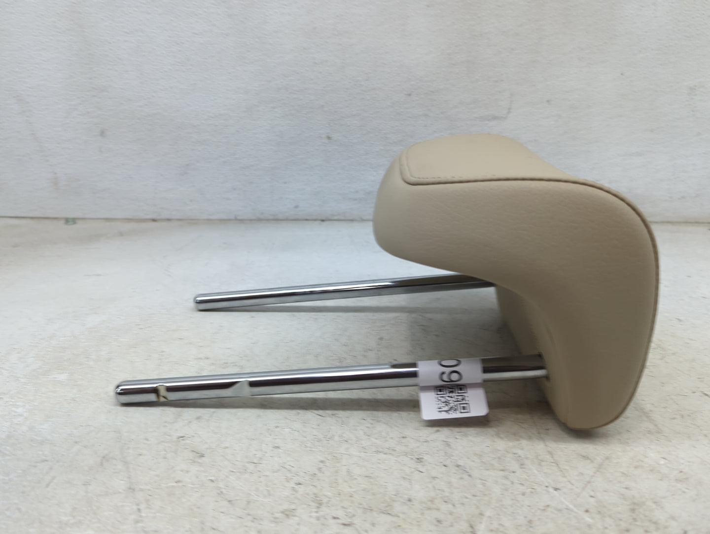 2013 Audi Q5 Headrest Head Rest Rear Center Seat Fits OEM Used Auto Parts - Oemusedautoparts1.com