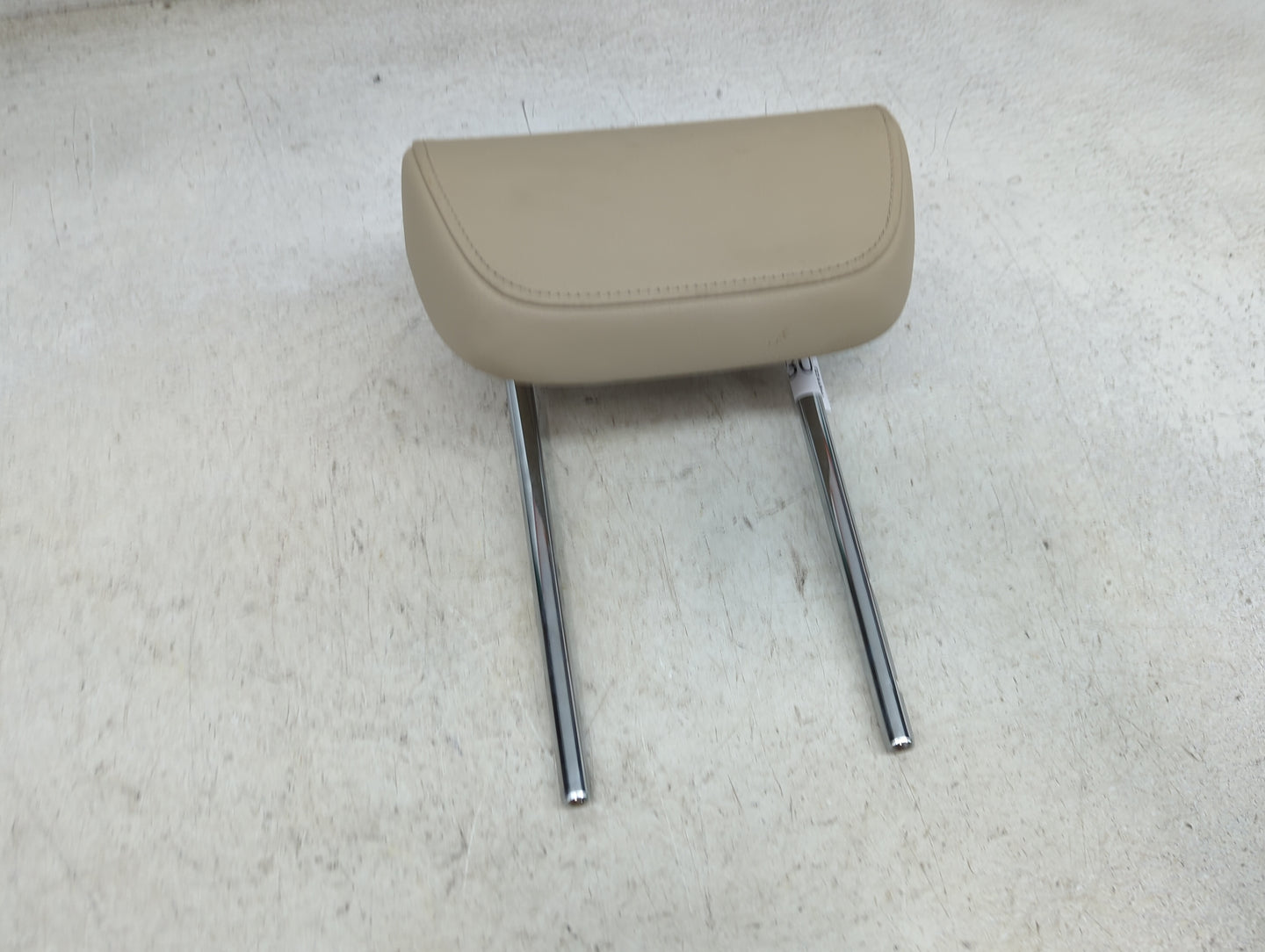 2013 Audi Q5 Headrest Head Rest Rear Center Seat Fits OEM Used Auto Parts - Oemusedautoparts1.com