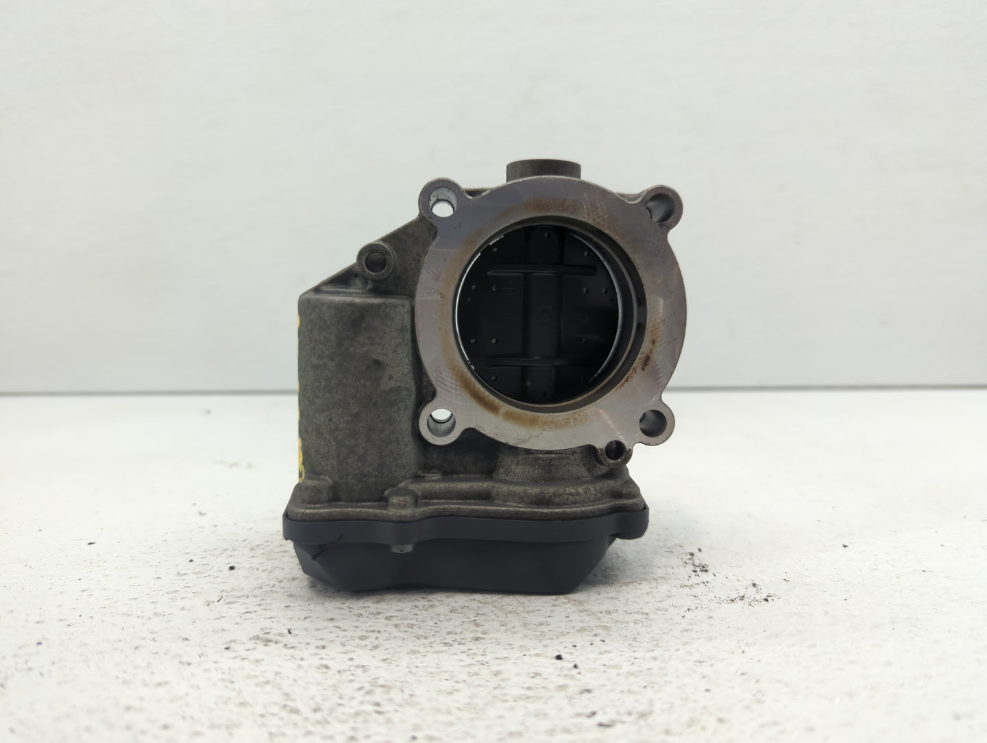 2010-2017 Audi Q5 Throttle Body P/N:06F 133 062 T 06F 133 062 Q Fits OEM Used Auto Parts - Oemusedautoparts1.com