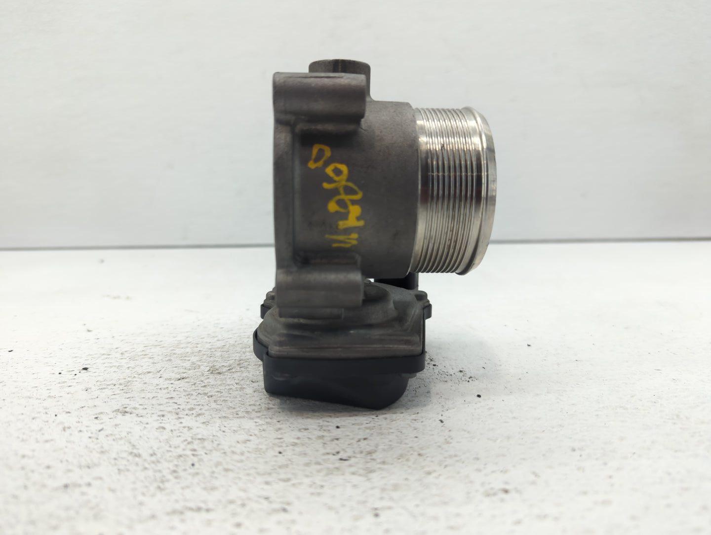 2010-2017 Audi Q5 Throttle Body P/N:06F 133 062 T 06F 133 062 Q Fits OEM Used Auto Parts - Oemusedautoparts1.com