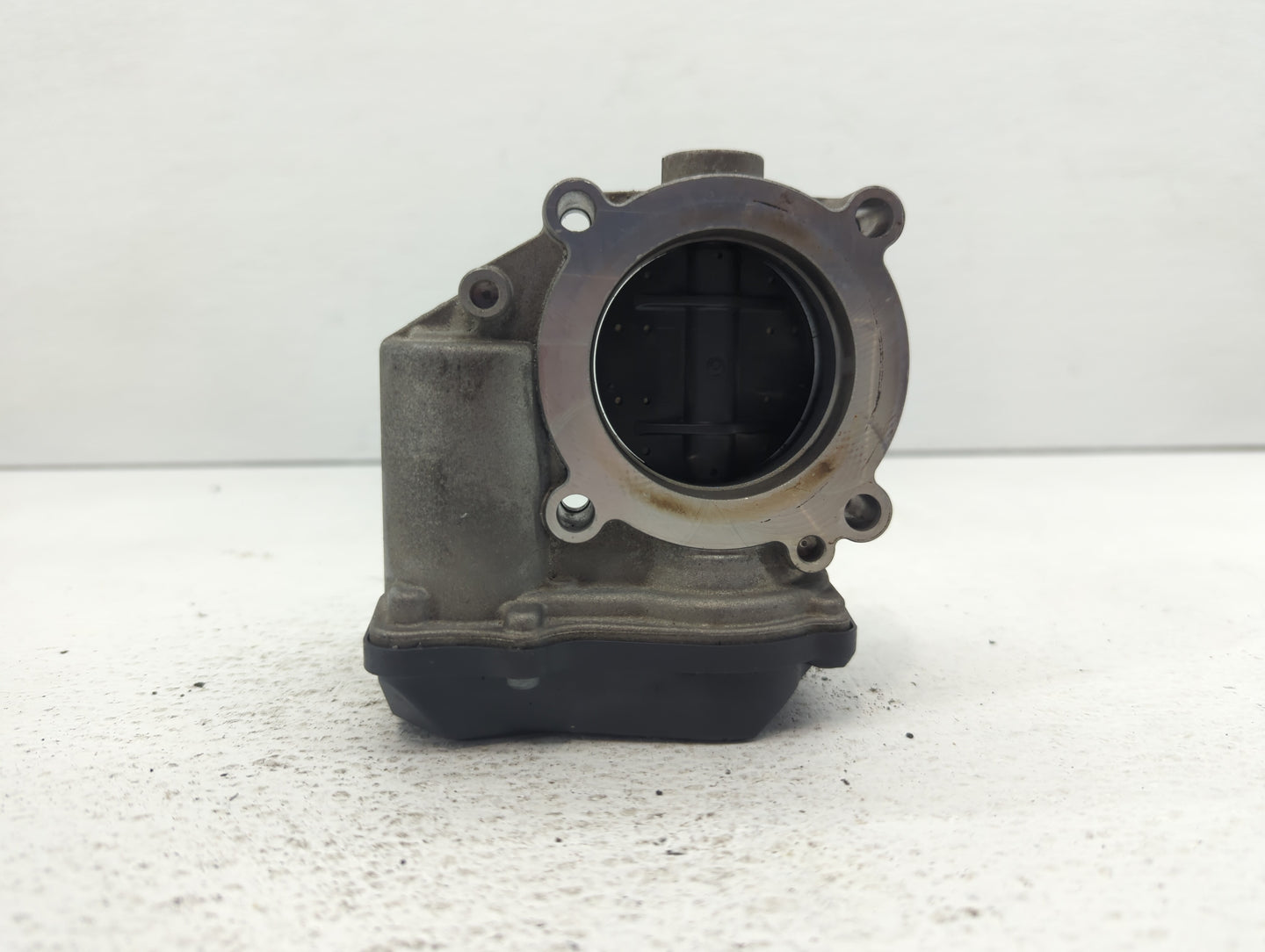 2010-2017 Audi Q5 Throttle Body P/N:06F 133 062 T 06F 133 062 Q Fits OEM Used Auto Parts - Oemusedautoparts1.com