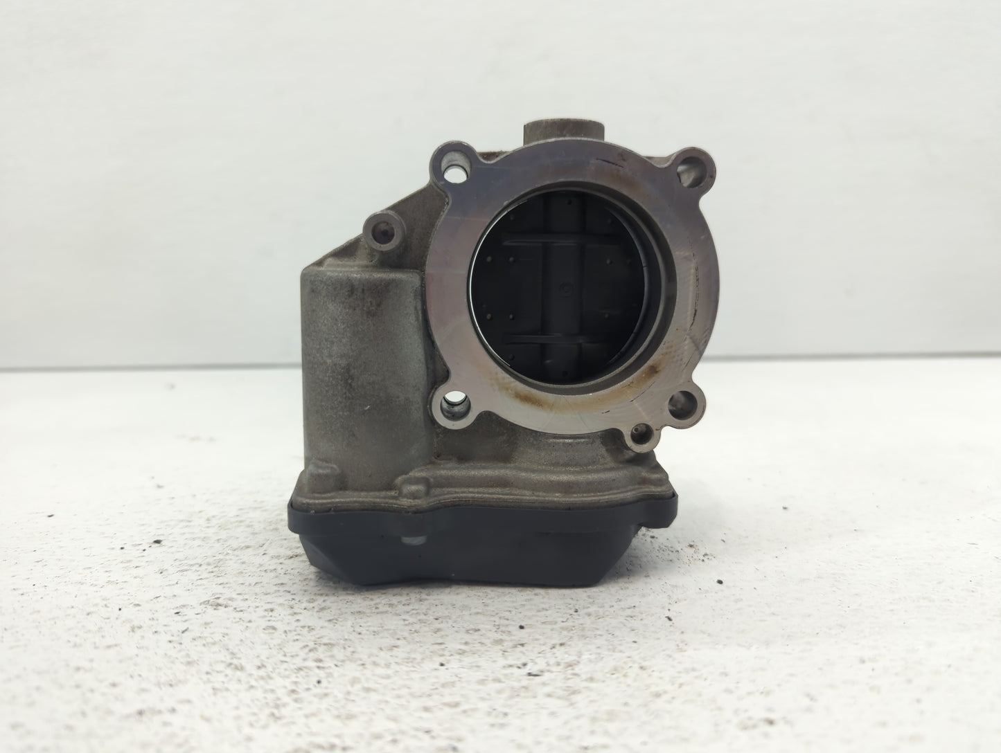 2010-2017 Audi Q5 Throttle Body P/N:06F 133 062 T 06F 133 062 Q Fits OEM Used Auto Parts - Oemusedautoparts1.com