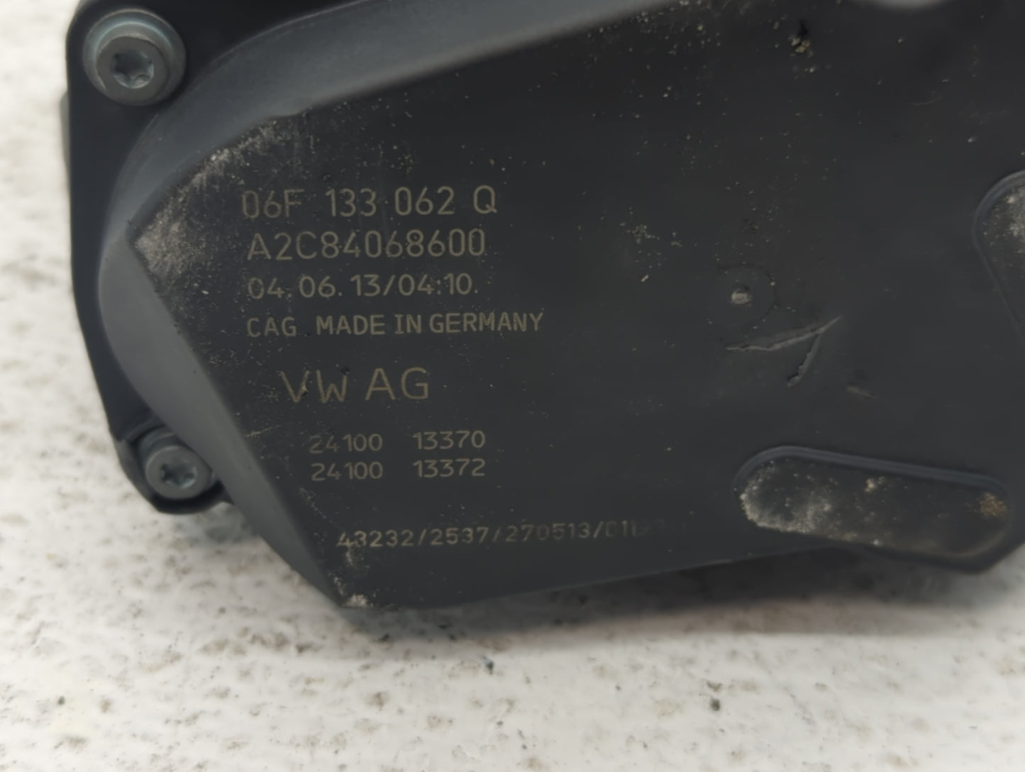 2010-2017 Audi Q5 Throttle Body P/N:06F 133 062 T 06F 133 062 Q Fits OEM Used Auto Parts - Oemusedautoparts1.com