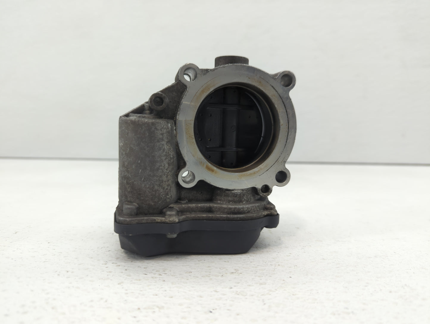 2010-2017 Audi Q5 Throttle Body P/N:06F 133 062 T 06F 133 062 Q Fits OEM Used Auto Parts - Oemusedautoparts1.com