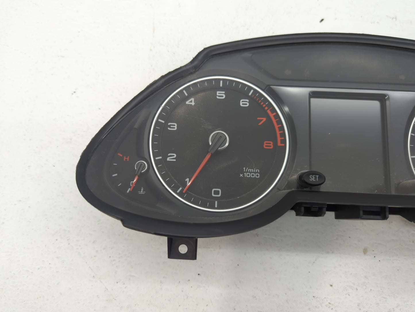 2013 Audi Q5 Instrument Cluster Speedometer Gauges P/N:8R0 920 980 T Fits OEM Used Auto Parts - Oemusedautoparts1.com