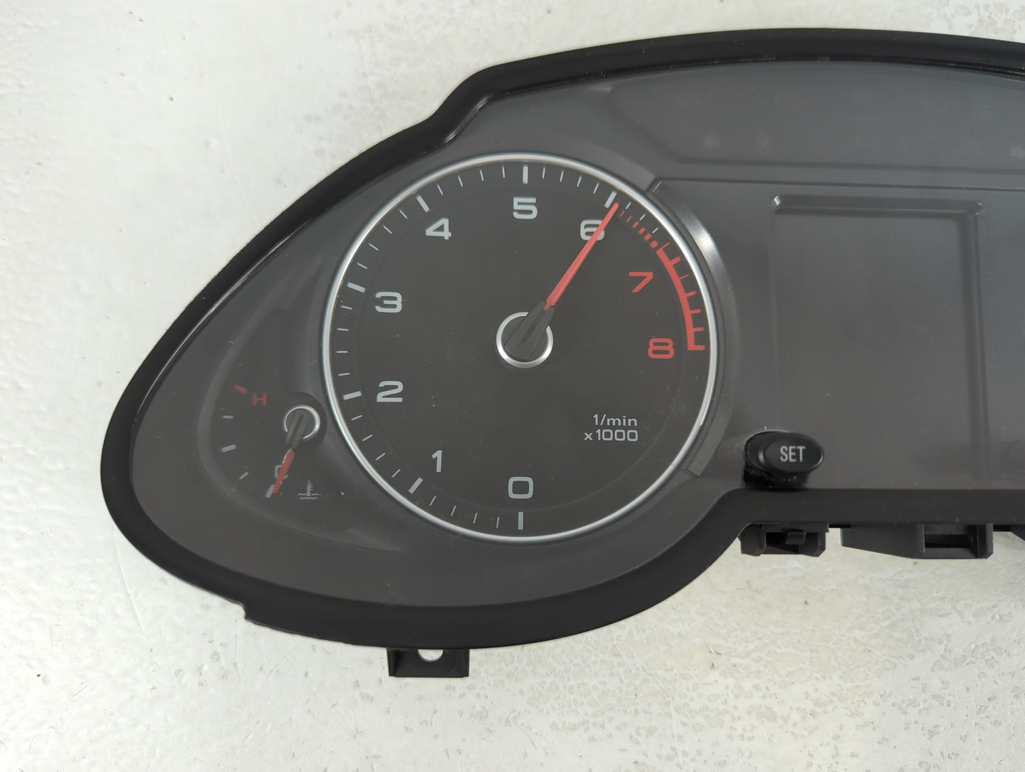 2013 Audi Q5 Instrument Cluster Speedometer Gauges P/N:8R0 920 980 T Fits OEM Used Auto Parts - Oemusedautoparts1.com