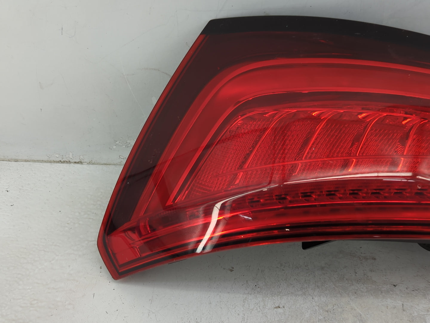 2013-2017 Audi Q5 Passenger Right Side Deck Lid Mounted Tail Light - Oemusedautoparts1.com