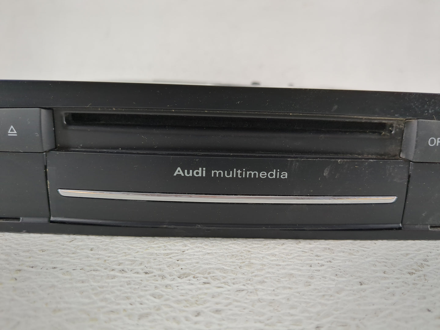 2013-2015 Audi Q7 Radio AM FM Cd Player Receiver Replacement P/N:4L2 035 746 A Fits Fits 2013 2014 2015 OEM Used Auto Parts 