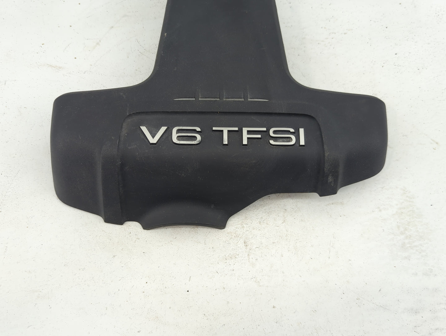 2013 Audi Q7 Engine Cover - Oemusedautoparts1.com
