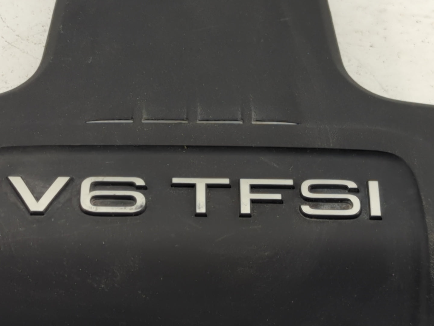 2013 Audi Q7 Engine Cover - Oemusedautoparts1.com